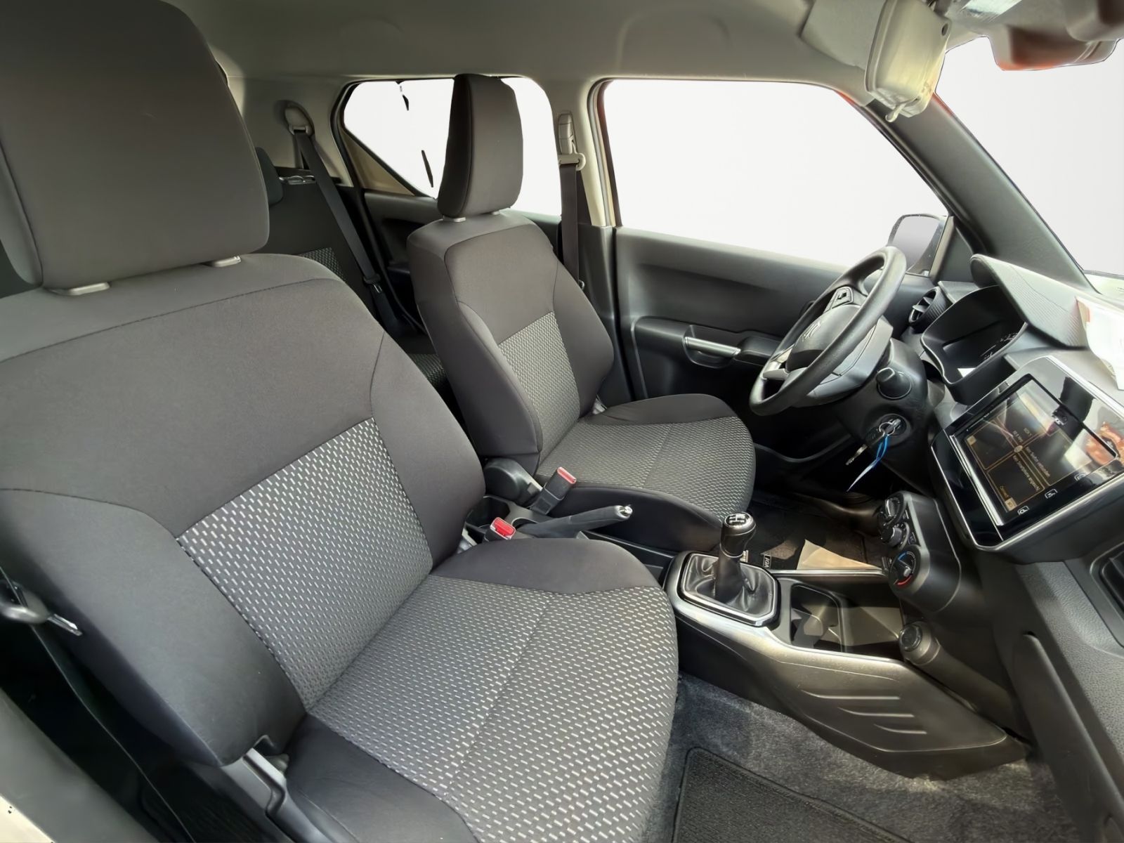 Suzuki Ignis GL+ 1.2 Hybrid 2024 - 15